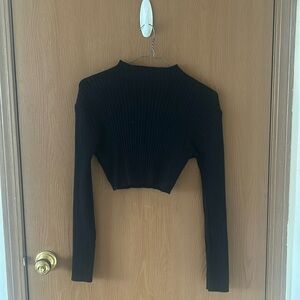 Small cropped long sleeve